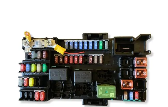 Opel Mokka Fuse box set 121092611 GS10B260910 1511261896