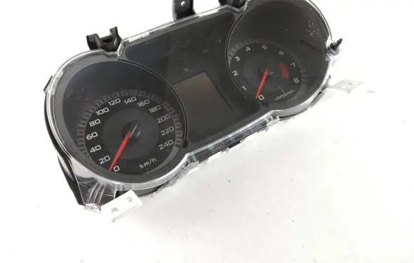 Mitsubishi Outlander Speedometer (instrument cluster) 8100A117 527670H