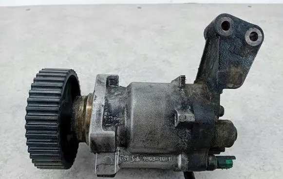 KIA Carnival Fuel injection high pressure pump 9303-104B241A5