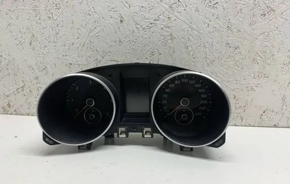 Volkswagen Golf VI Speedometer (instrument cluster) 5K0920873A
