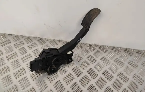 Volvo V60 Accelerator throttle pedal 31329062
