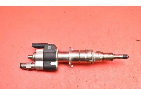 BMW 7 F01 F02 F03 F04 Fuel injector 7585261