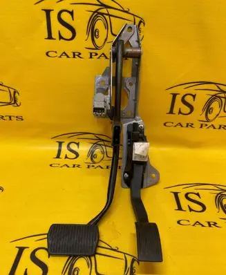 Ford C-MAX II Pedal assembly AV612467GB