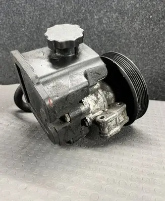 Mercedes-Benz Vito Viano W639 Power steering pump A6112300115 A0034667201