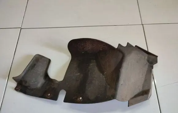 Ford Mondeo Mk III Engine splash shield/under tray