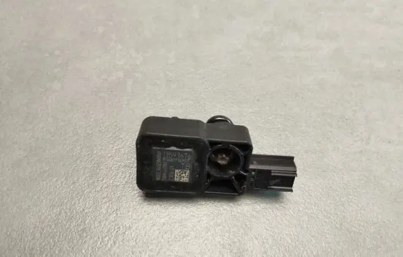 Opel Insignia A Airbag deployment crash/impact sensor 13593676