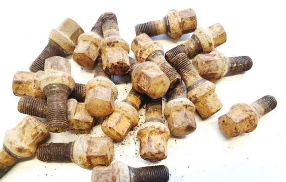 Nuts/bolts