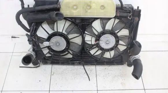 Toyota Corolla Verso AR10 Radiator set 