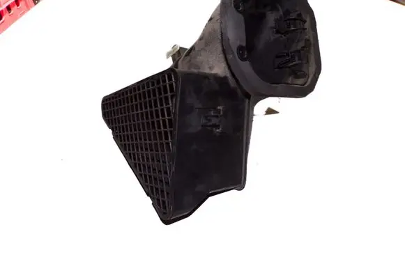Audi Q7 4L Air intake duct part 7L0819049