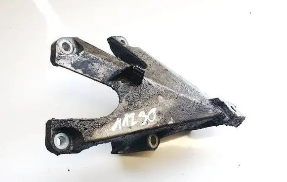 Skoda Superb B5 (3U) Engine mounting bracket 8E0199307F