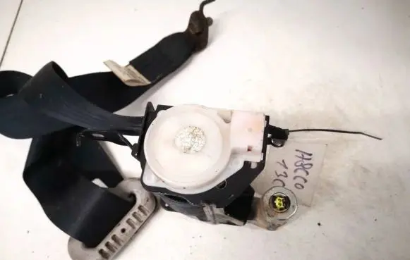 Mazda 5 Front seatbelt t89334t