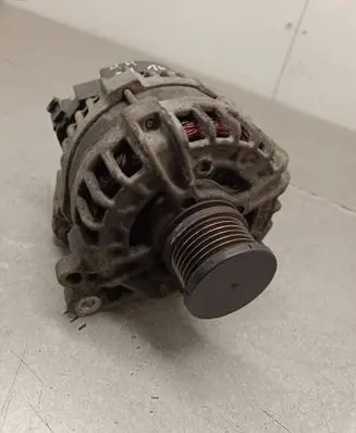 Audi A4 S4 B8 8K Generator/alternator 04L903017E 125711154