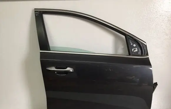 KIA Sportage Front door
