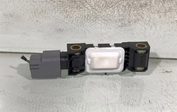 Jeep Grand Cherokee (WK) Airbag deployment crash/impact sensor 04671779ac
