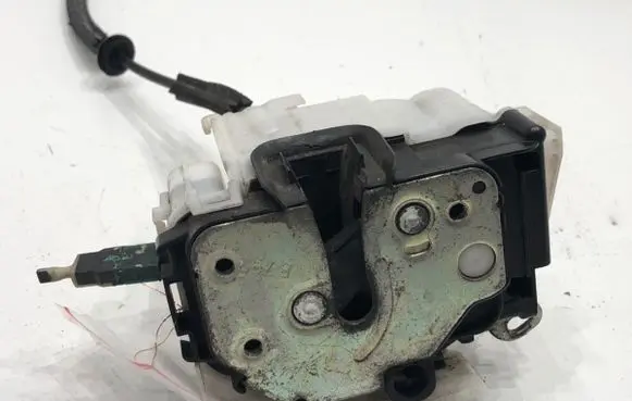 Alfa Romeo 159 Front door lock