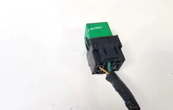 Opel Zafira A Other relay v23134a52x137