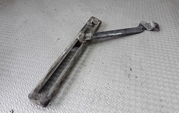 Land Rover Freelander Loading door lower hinge 