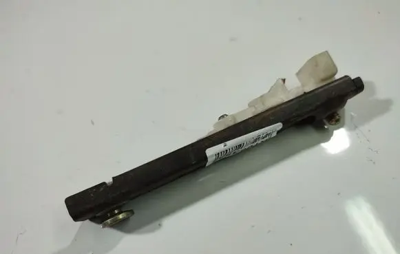 Renault Laguna II Seat belt adjustment rail 7984B2503