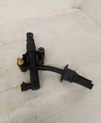 Renault Trafic III (X82) Clutch master cylinder 306108994R