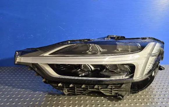 Volvo XC60 Headlight/headlamp 31108596