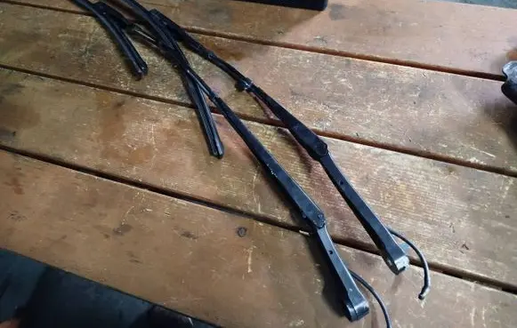 Peugeot 308 Windshield/front glass wiper blade 3392126663