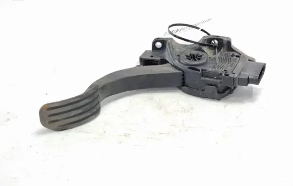 Volvo S40, V40 Accelerator throttle pedal 31329057