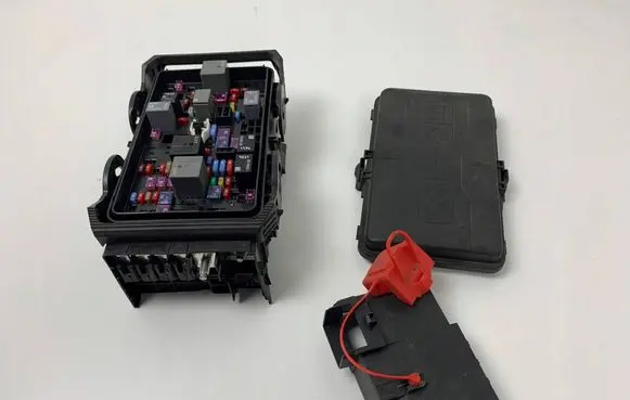Opel Insignia B Fuse box set 39116627