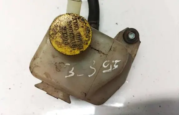 Mazda 323 Power steering fluid tank/reservoir 