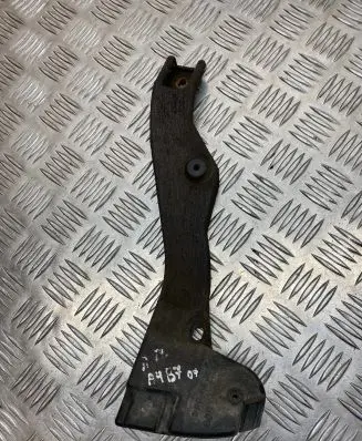 Audi A4 S4 B7 8E 8H Front bumper mounting bracket 8E0807203B