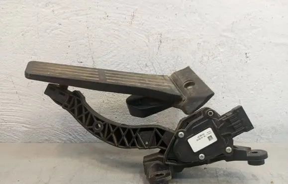 KIA Ceed Accelerator throttle pedal A10032700A6100