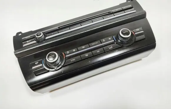 BMW 5 F10 F11 Climate control unit 9352760