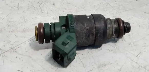 Audi A3 S3 8L Fuel injector 037906031AA