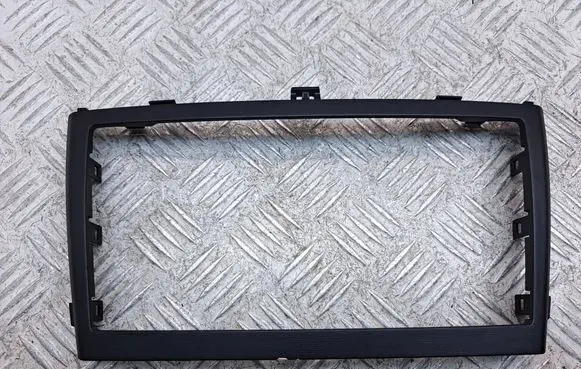 Toyota Avensis T270 Radio/GPS head unit trim 5540505190 5540505210