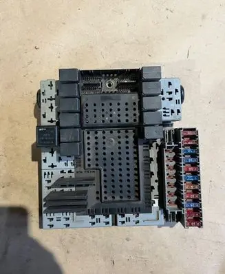 Volvo S80 Fuse module 000001042861 8645411 8645410