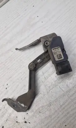 Volvo XC60 Rear air suspension level height sensor 31681288