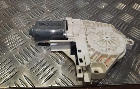 Audi A8 S8 D4 4H Rear door window regulator motor 8K0959801B