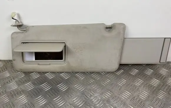 Infiniti QX80 Sun visor