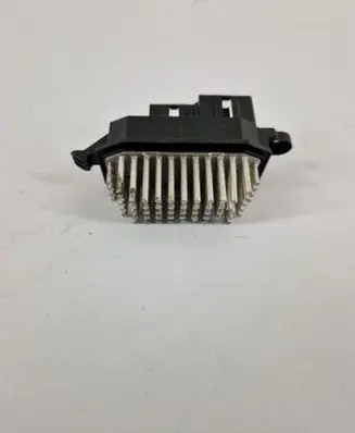 Nissan Qashqai Heater blower fan relay 2776100A26