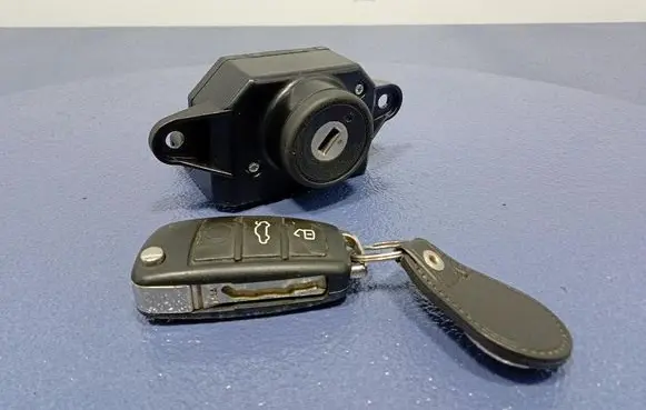 Audi A6 Allroad C5 Ignition lock 4F0909131E