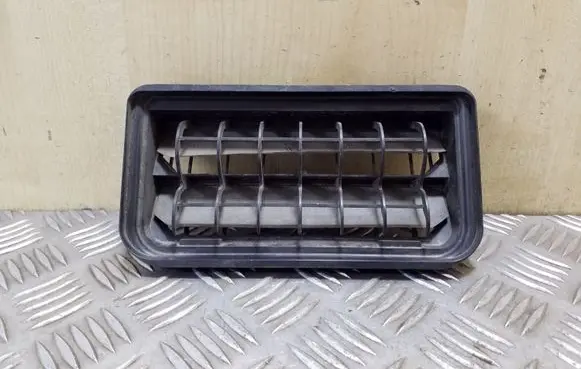 Volkswagen Golf V Quarter panel pressure vent 3C0819465