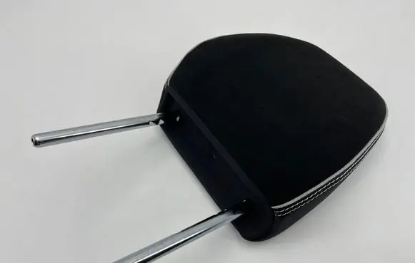 Volvo XC40 Front seat headrest 