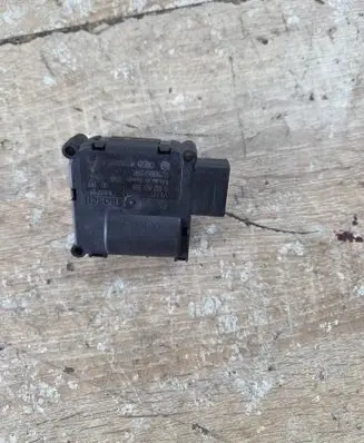 Audi A6 S6 C6 4F Air flap motor/actuator 0132801359 4F0820511A CZ1168803141