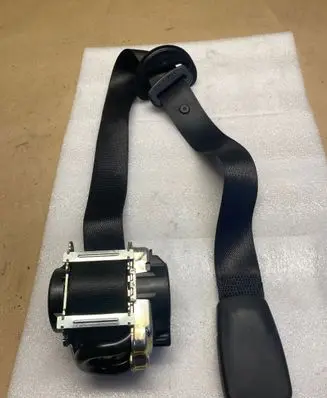 BMW 2 F46 Front seatbelt 635240300A 012R0000 0589P10021