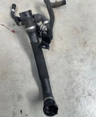 BMW 6 F06 Gran coupe Engine coolant pipe/hose 7809817