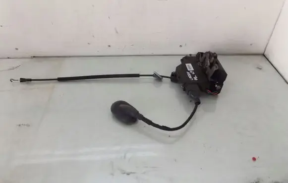 Volkswagen Caddy Front door lock 3D1837015AB