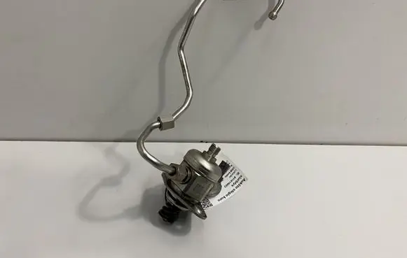 BMW M4 F82 F83 Mechanical fuel pump 7847204