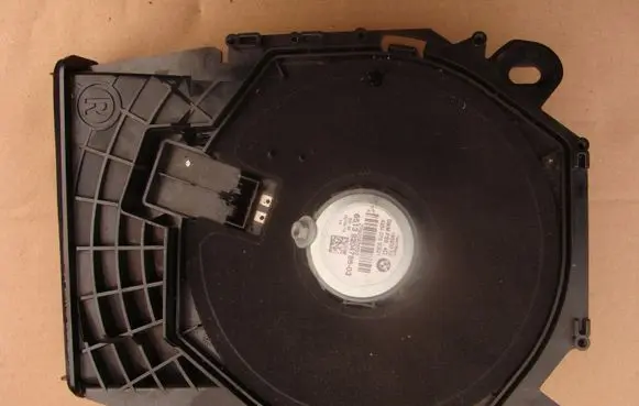 BMW 1 E81 E87 Subwoofer speaker 9204786