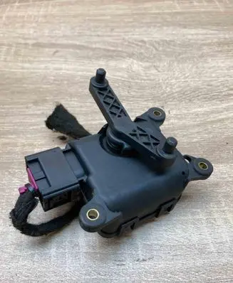 Audi A6 S6 C5 4B Air flap motor/actuator 4B1820511D 0132801125 WITHPLUG
