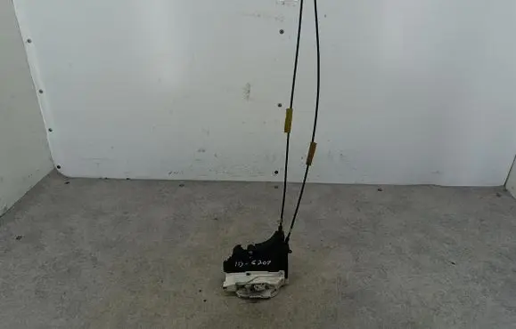 Mitsubishi Lancer X Front door lock 
