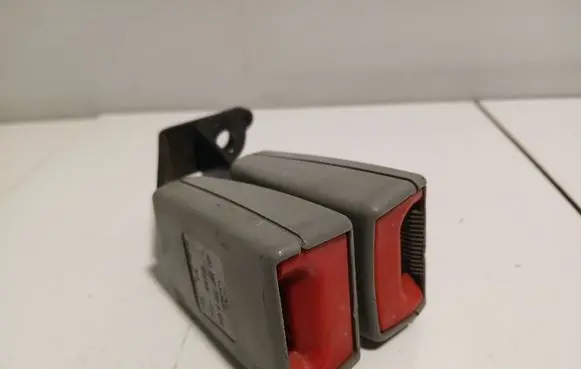 Audi A8 S8 D3 4E Middle seatbelt buckle (rear) 4E0857739A